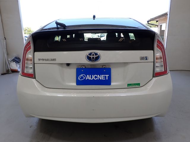 Toyota PRIUS 2014-10 14556-3