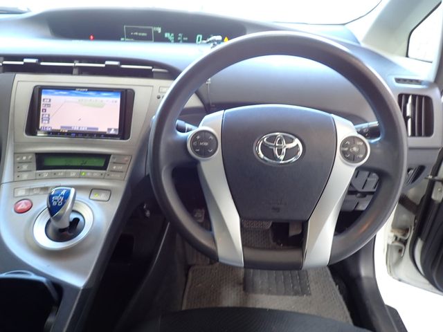 Toyota PRIUS 2014-10 14556-8