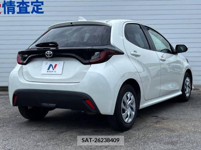Toyota YARIS 2022-03 386855-17