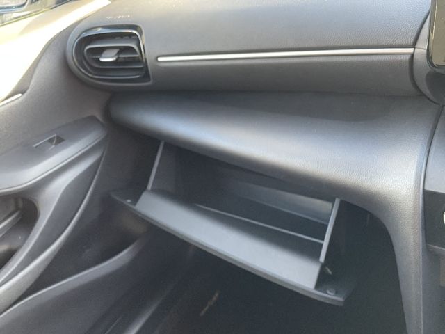 Toyota YARIS CROSS 2021-11 27567-20