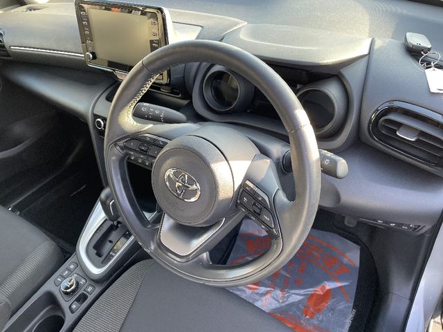 Toyota YARIS CROSS 2021-11 27567-8