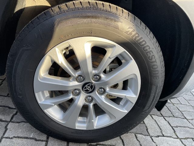 Toyota YARIS CROSS 2021-11 27567-23