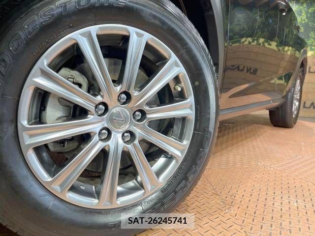 Lexus NX 2015-08 354051-13