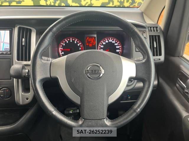 Nissan SERENA 2010-03 284320-11
