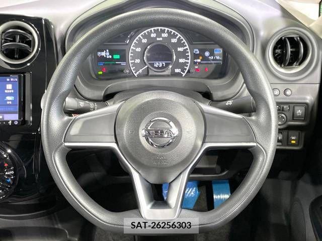 Nissan NOTE 2017-04 340596-11