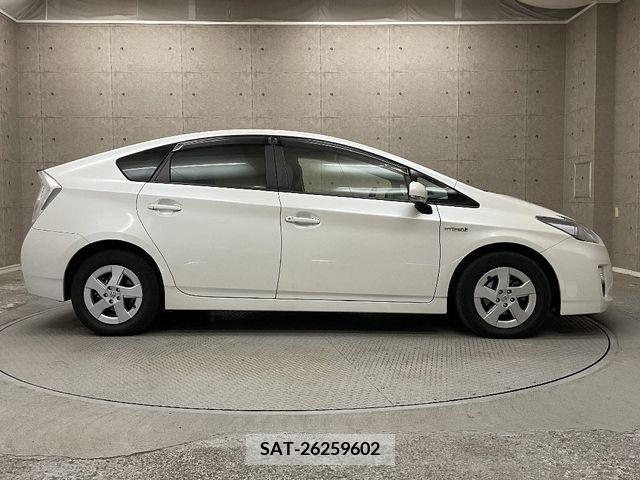 Toyota PRIUS 2011-06 228333-13
