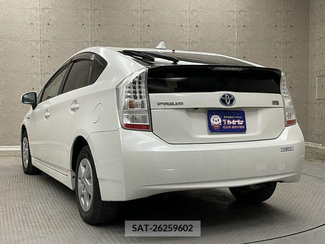 Toyota PRIUS 2011-06 228333-10