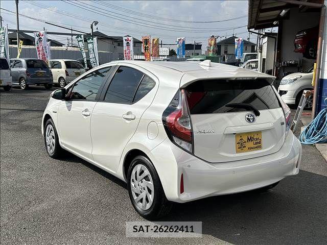 Toyota AQUA 2018-04 292622-1