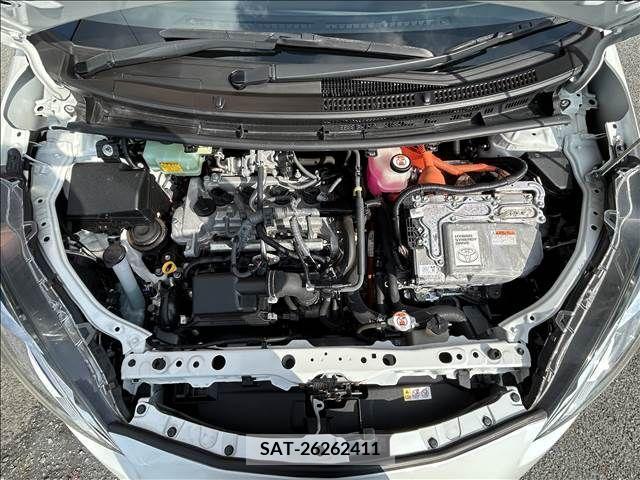 Toyota AQUA 2018-04 292622-8
