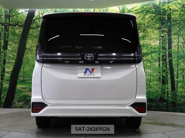 Toyota VOXY 2023-09 336320-16