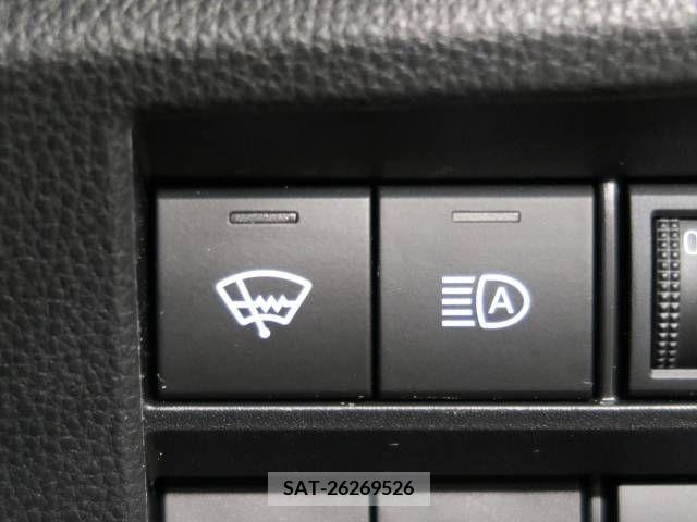 Toyota VOXY 2023-09 336320-2