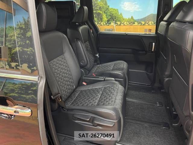 Toyota VOXY 2022-09 288939-9