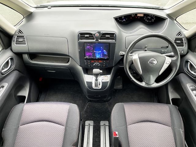 Nissan SERENA 2011-05 192327-1