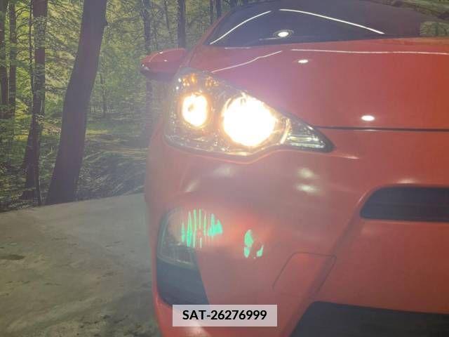 Toyota AQUA 2014-06 386571-12
