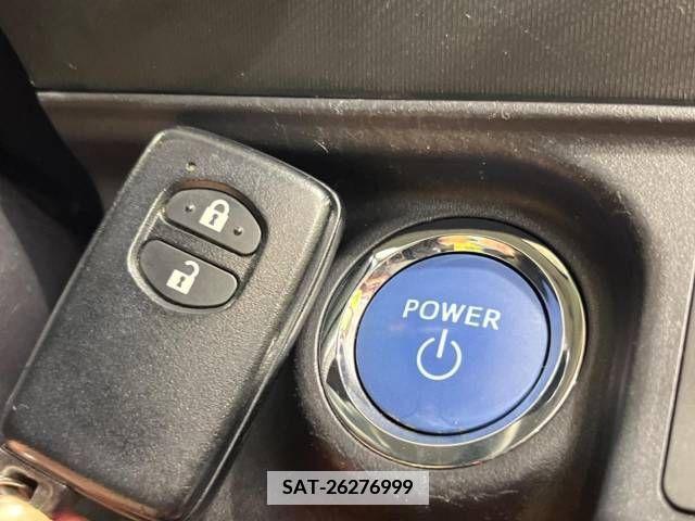 Toyota AQUA 2014-06 386571-2