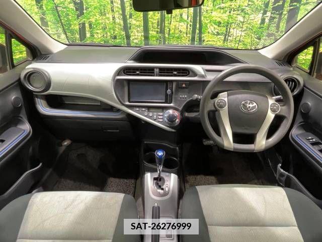 Toyota AQUA 2014-06 386571-1