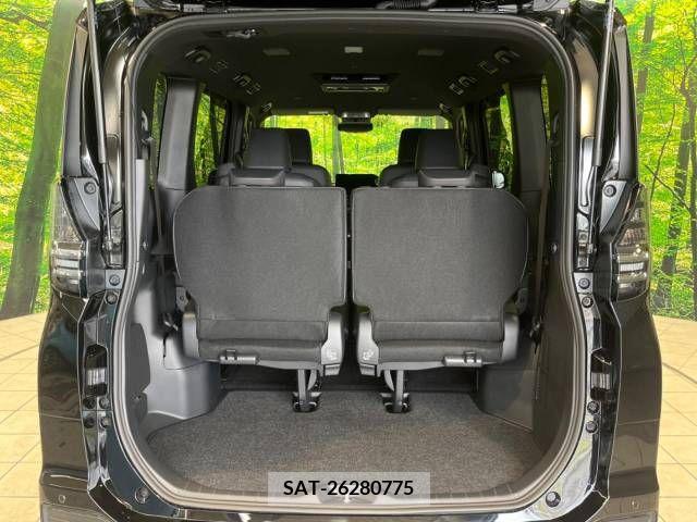 Toyota VOXY 2023-08 313588-11