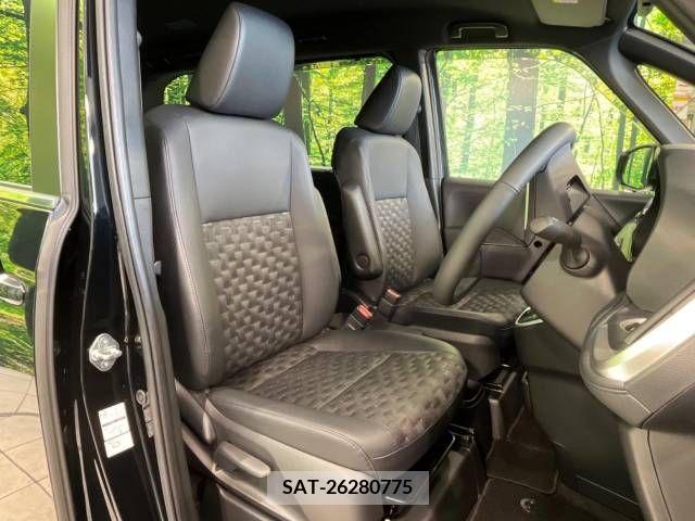 Toyota VOXY 2023-08 313588-8