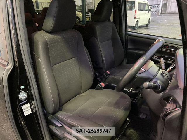 Toyota VOXY 2017-08 224866-4
