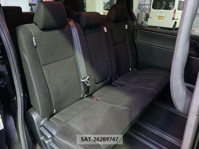 Toyota VOXY 2017-08 224866-5
