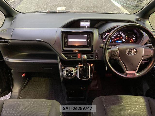 Toyota VOXY 2017-08 224866-7