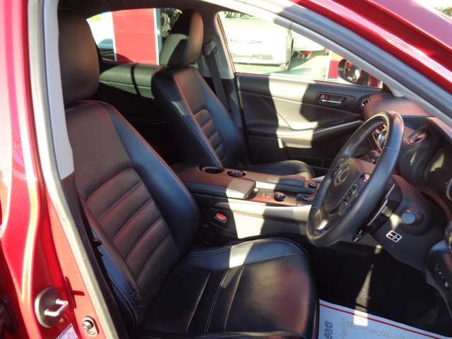 Lexus IS 2013-10 184455-3
