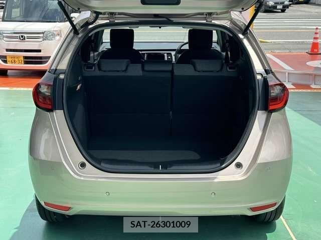 Honda FIT 2024-06 330863-10