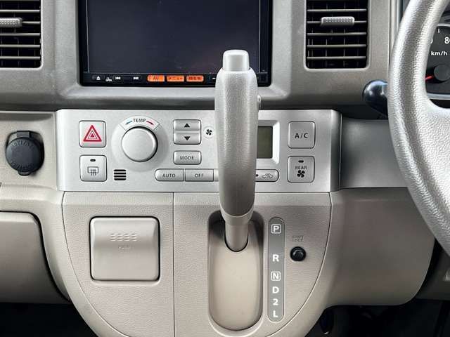 Nissan CLIPPER RIO 2015-07 20303-10