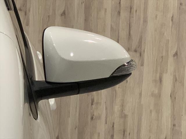 Toyota AQUA 2013-10 183864-12