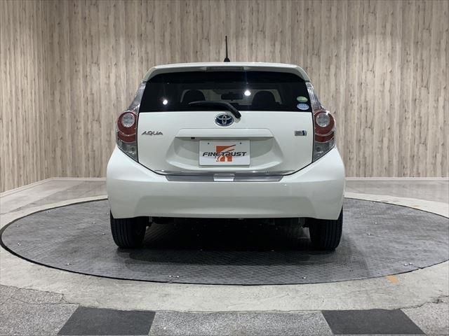 Toyota AQUA 2013-10 183864-5