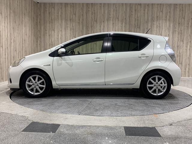 Toyota AQUA 2013-10 183864-7