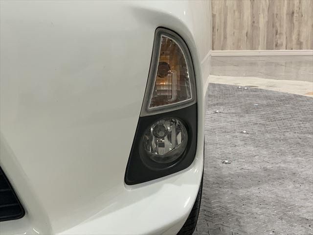 Toyota AQUA 2013-10 183864-10