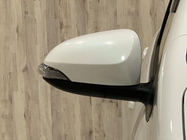 Toyota AQUA 2013-10 183864-13