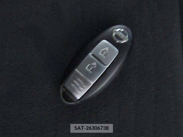 Nissan CUBE 2013-06 208487-25