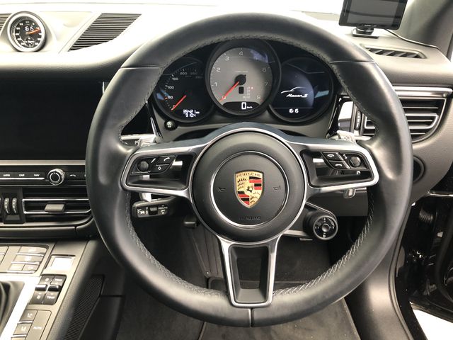 Porsche MACAN 2020-04 180701-13