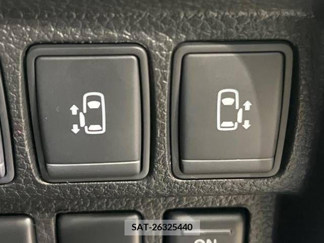 Nissan ELGRAND 2018-06 316301-4
