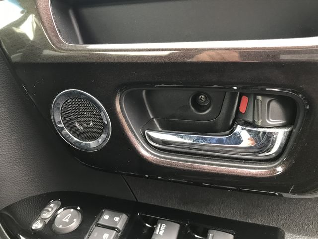 Honda N BOX CUSTOM 2019-05 185111-25