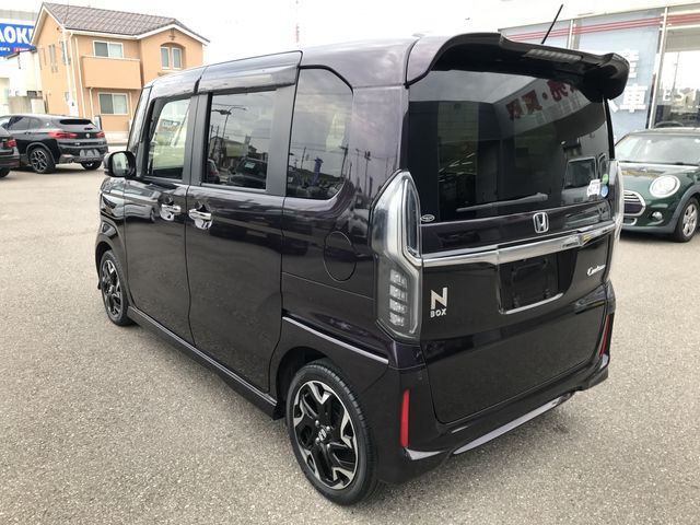 Honda N BOX CUSTOM 2019-05 185111-8