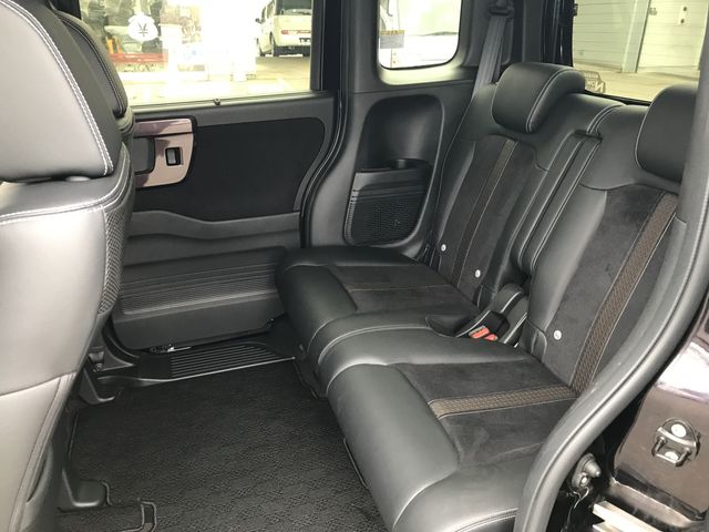 Honda N BOX CUSTOM 2019-05 185111-15