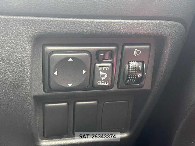 Nissan JUKE 2013-08 336087-22