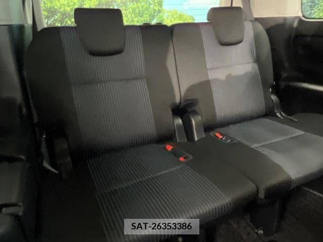 Toyota VOXY 2014-04 321397-9
