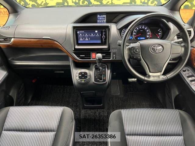 Toyota VOXY 2014-04 321397-1