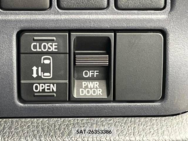 Toyota VOXY 2014-04 321397-5