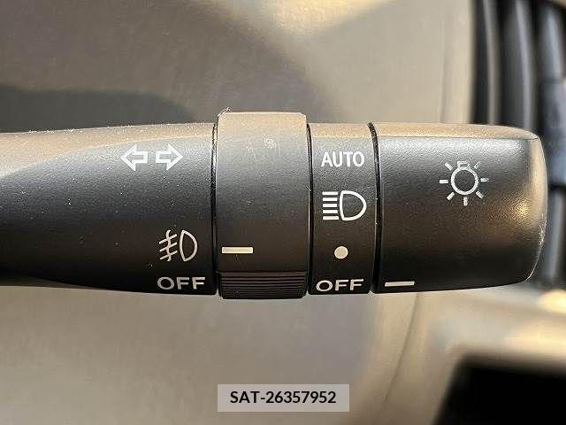 Toyota PRIUS ALPHA 2013-06 282437-4
