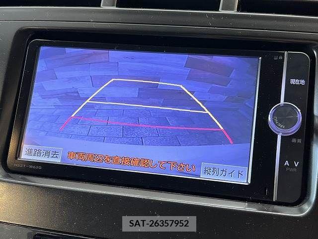 Toyota PRIUS ALPHA 2013-06 282437-3