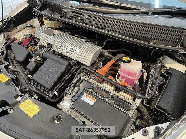 Toyota PRIUS ALPHA 2013-06 282437-13