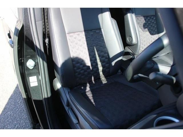 Toyota VOXY HYBRID 2022-04 189071-12