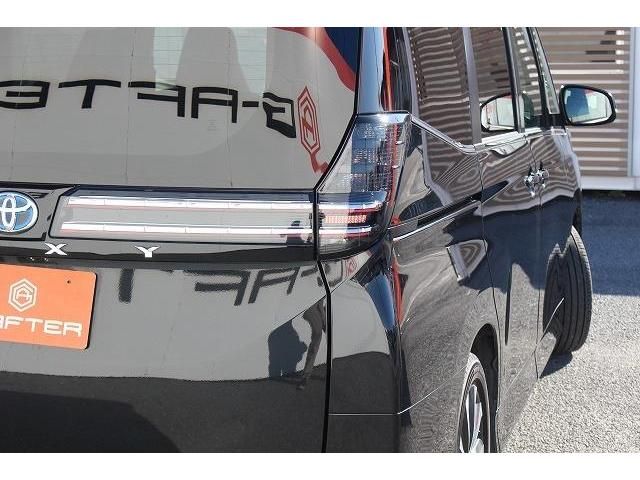 Toyota VOXY HYBRID 2022-04 189071-11
