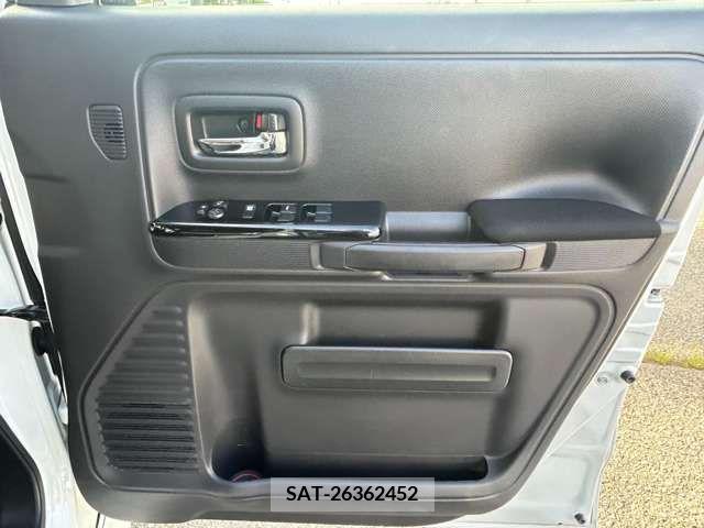 Suzuki SPACIA 2018-07 368648-17