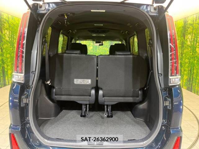 Toyota NOAH HYBRID 2017-08 279595-11